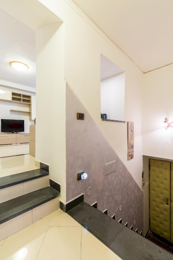 Ferienwohnung Qs1 - Indipendent Flat In Center Neapel Exterior foto